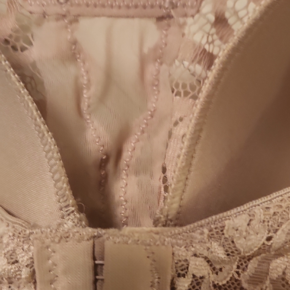 Bali Women's Comfort Lace Bra - New With Tags - Picture 6 of 7